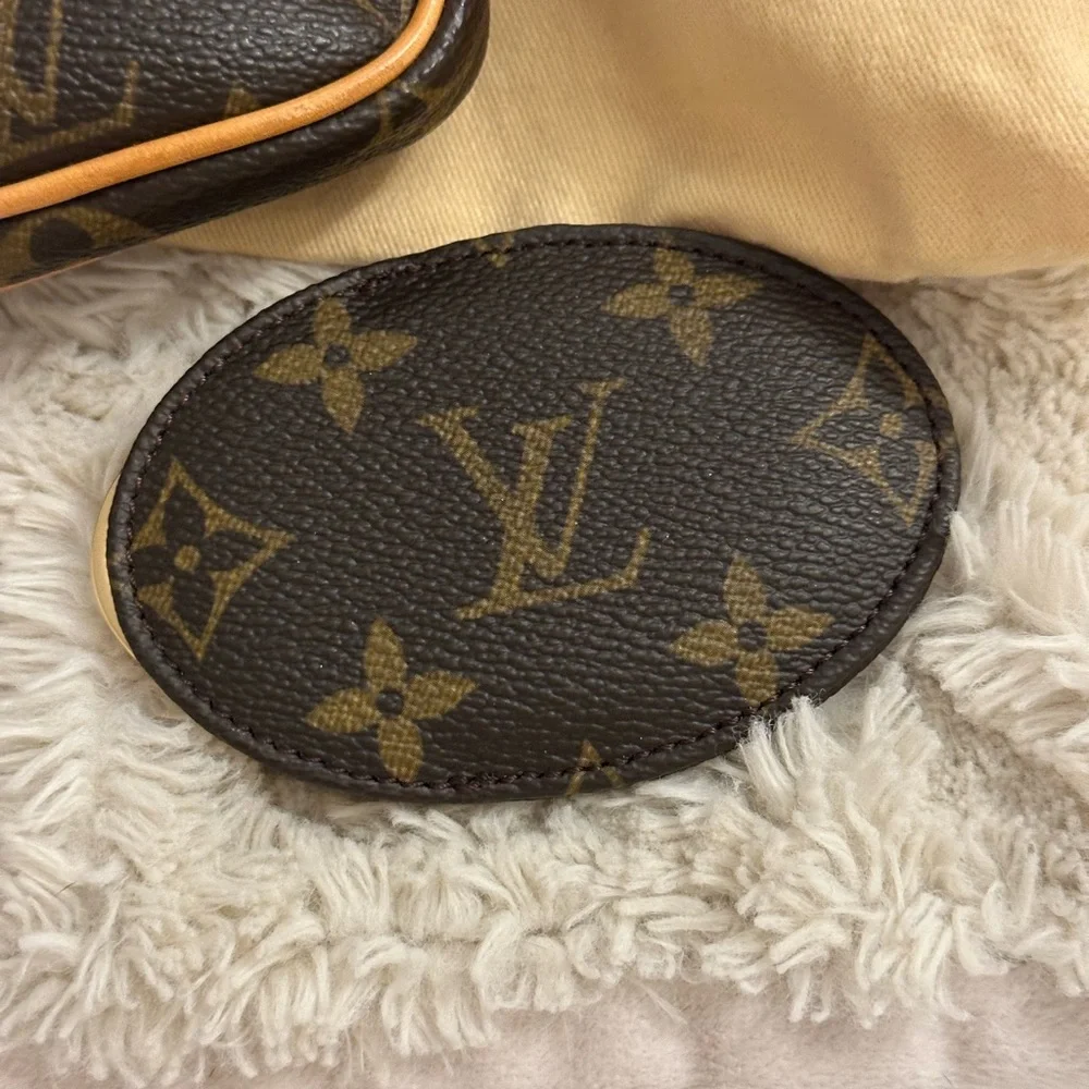 Louis Vuitton Brown and Tan Monogram Clutch - Picture 10 of 13